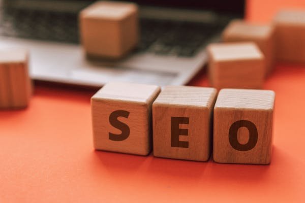 Augmentez votre visibilité en ligne grâce à une agence seo experte